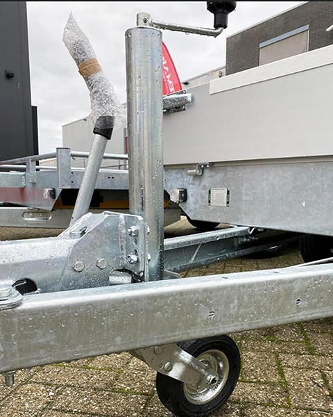 Trailer jockey wheels